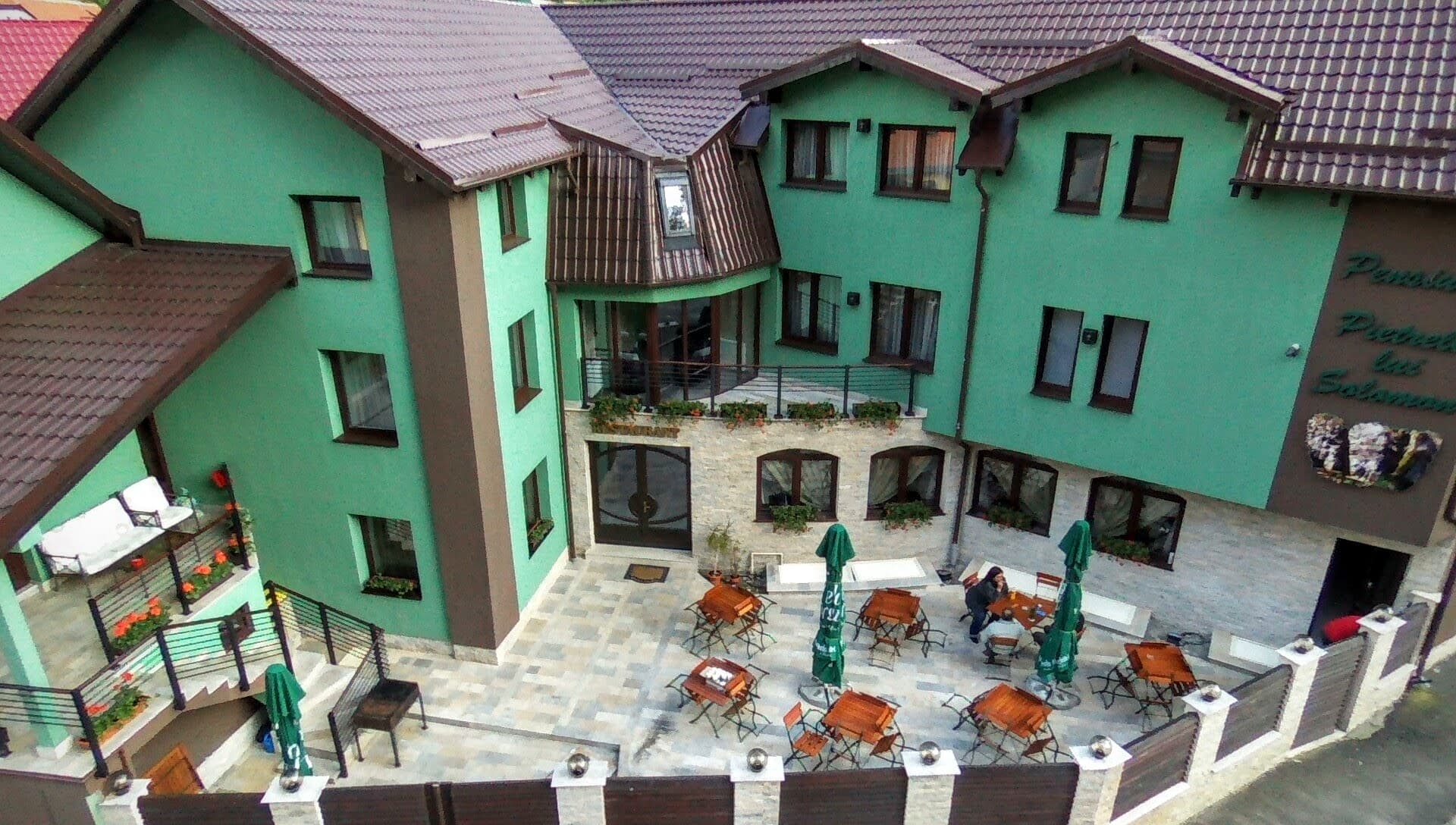 Aerial view of the building and inner courtyard